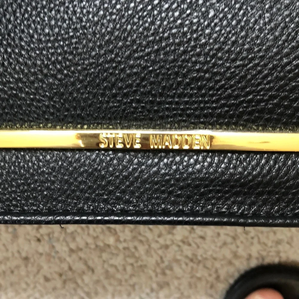 NWOT STEVE MADDEN Cross/Messenger bag (Vegan) - Picture 2 of 16